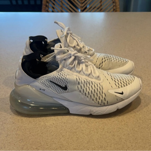 Nike Air Max 270 - Picture 3 of 7